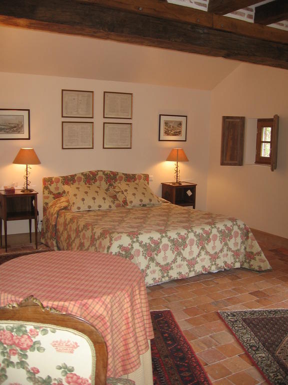 Les Vieux Guays Bed & Breakfast Cerdon  Стая снимка