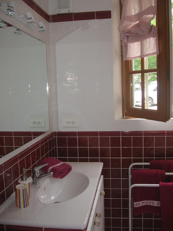 Les Vieux Guays Bed & Breakfast Cerdon  Стая снимка